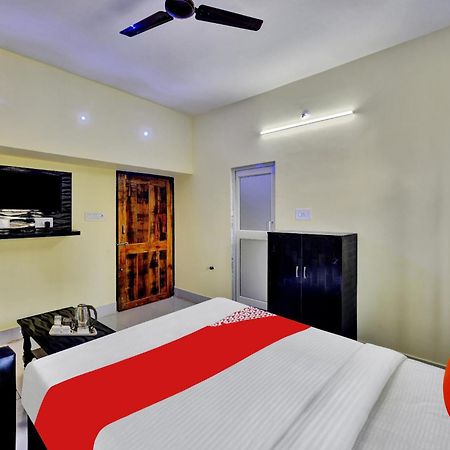 Oyo Flagship 81058 Royal Regalia Hotel Bhubaneswar Exterior photo