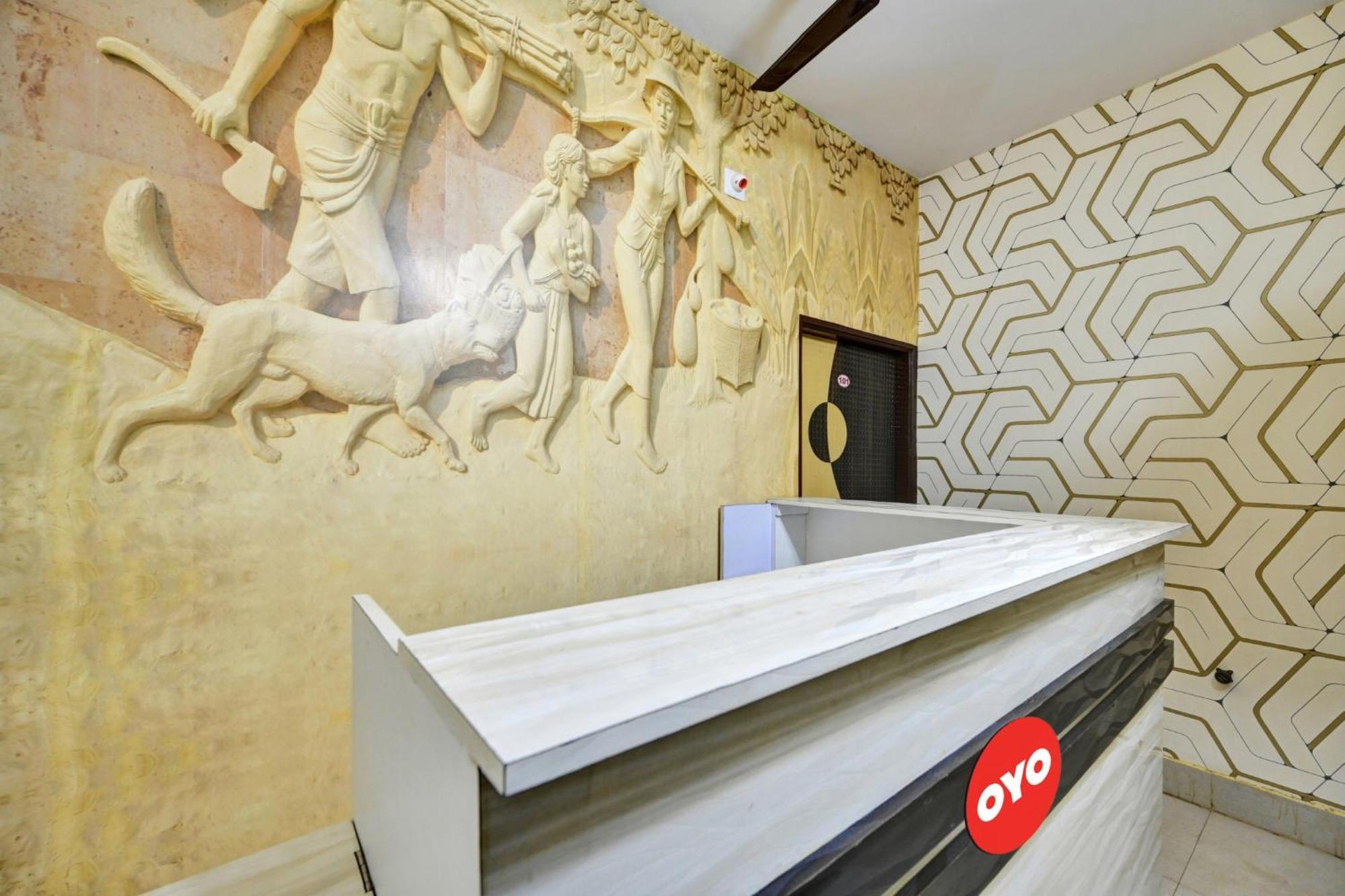 Oyo Flagship 81058 Royal Regalia Hotel Bhubaneswar Exterior photo